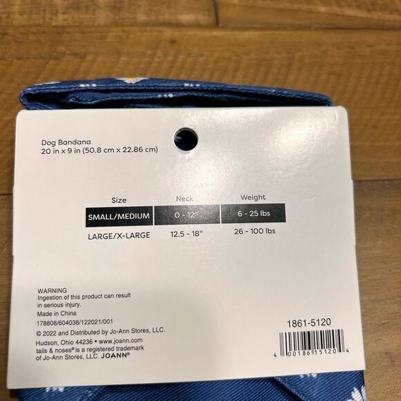 Tails & Noses “Daisy” Dog Bandana - Picture 4 of 4